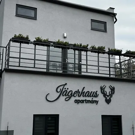 2 Jaegerhaus アパート *